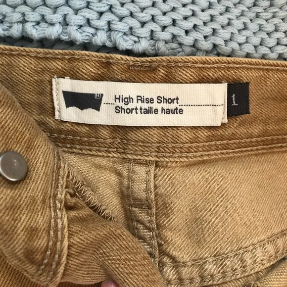 LEVI’S HIGH RISE SHORTS - Picture 5 of 7